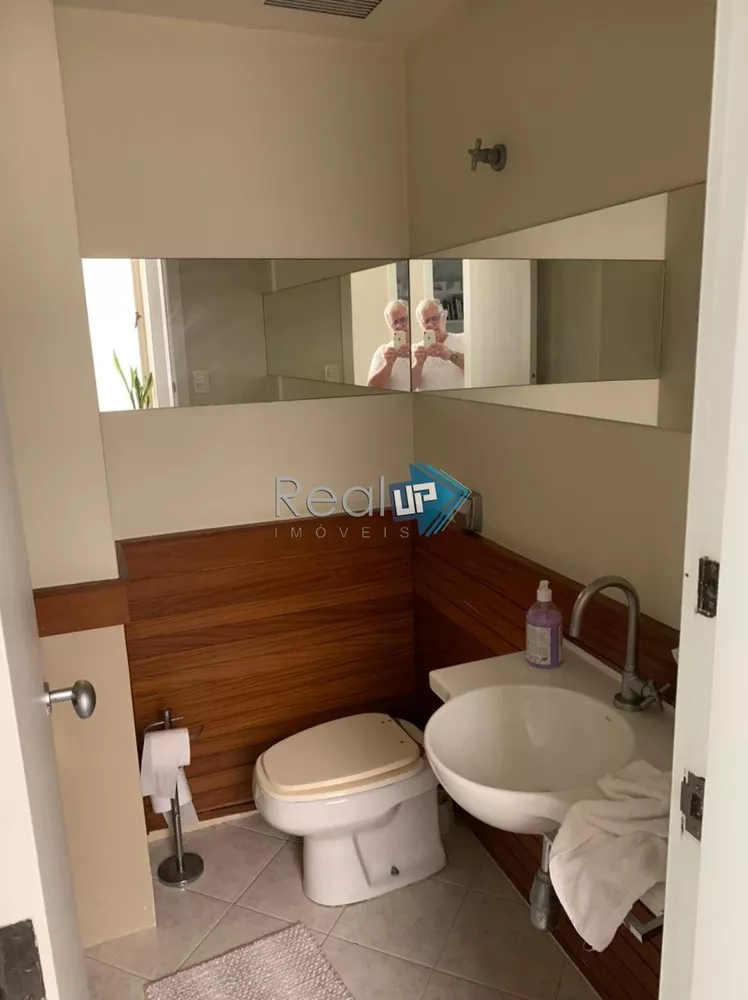 Apartamento à venda com 4 quartos, 225m² - Foto 2