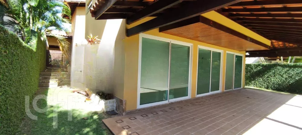 Casa à venda com 4 quartos, 600m² - Foto 3