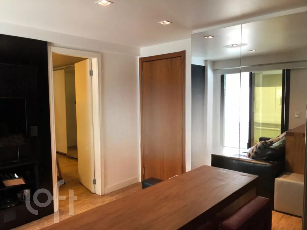 Apartamento à venda com 1 quarto, 45m² - Foto 1