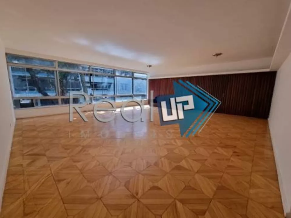 Apartamento à venda com 3 quartos, 220m² - Foto 1