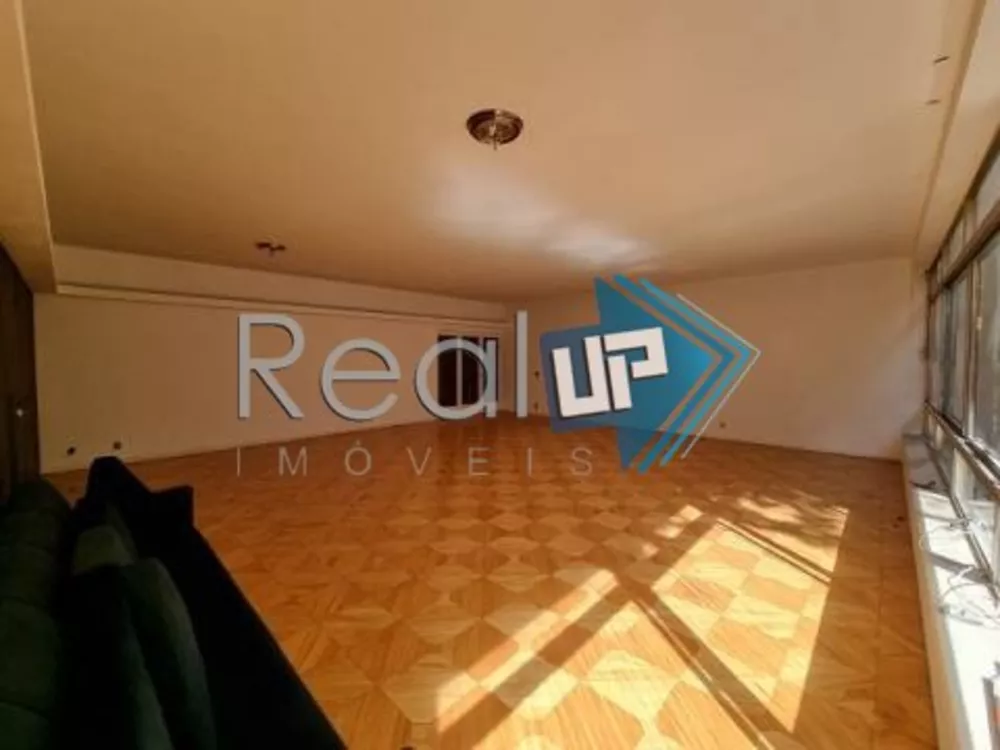 Apartamento à venda com 3 quartos, 220m² - Foto 4