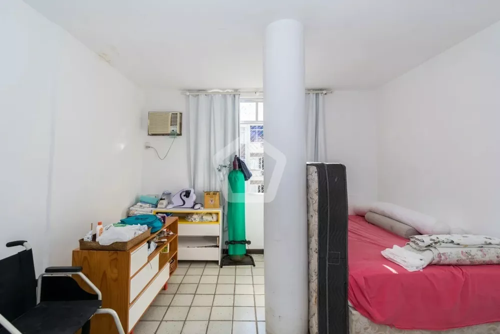 Apartamento à venda com 3 quartos, 110m² - Foto 2