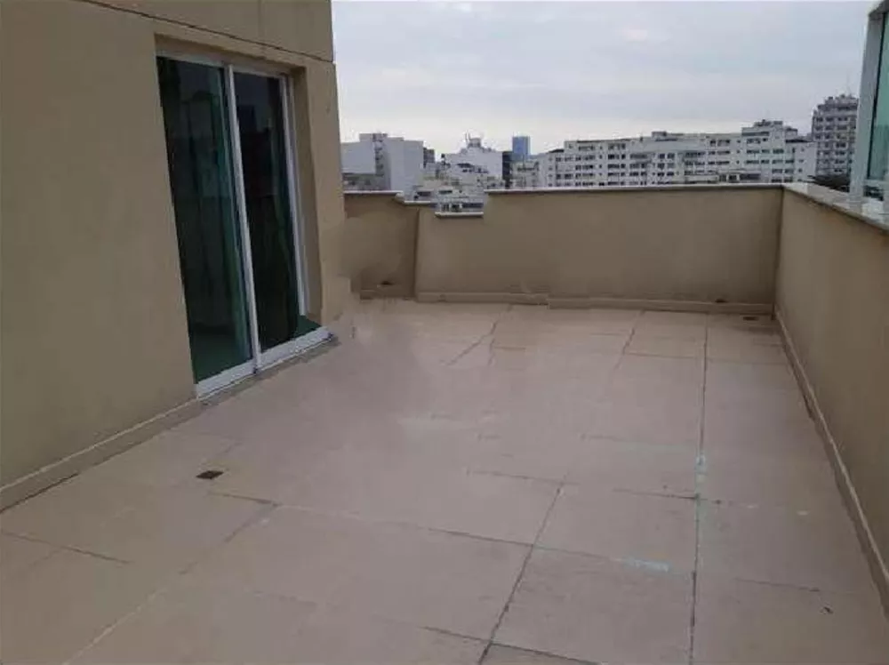 Apartamento à venda com 3 quartos, 180m² - Foto 2