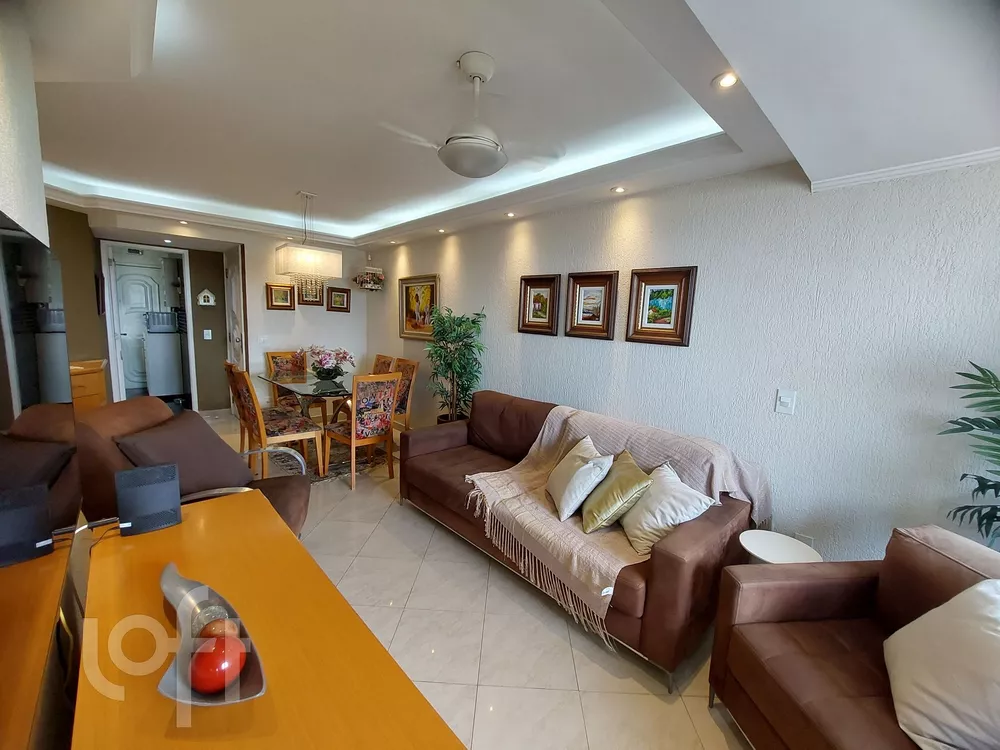 Apartamento à venda com 3 quartos, 76m² - Foto 1