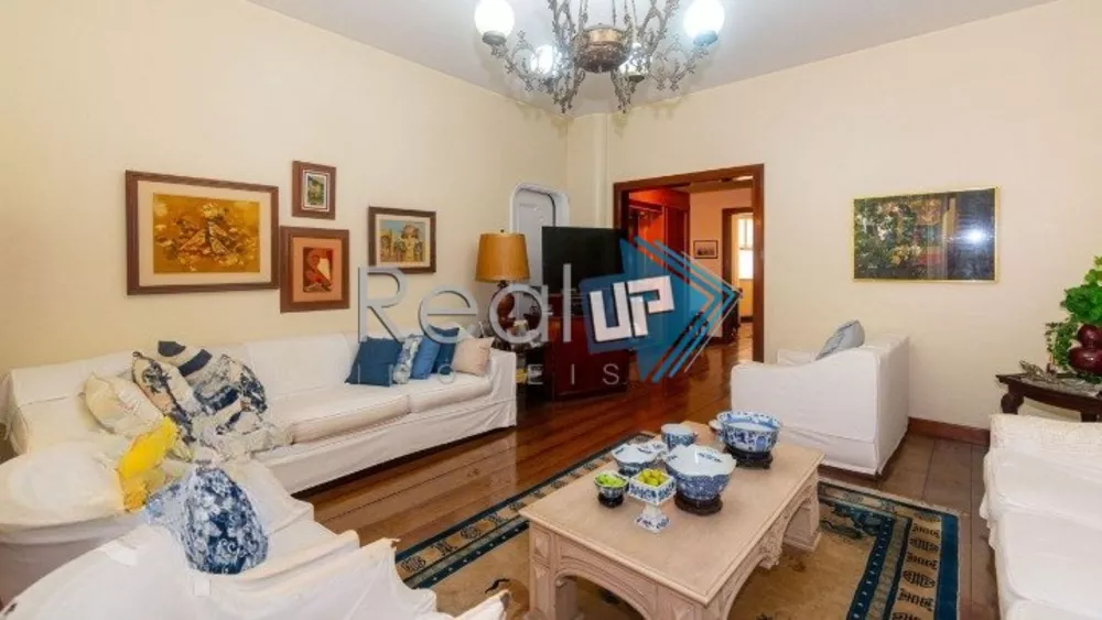 Apartamento à venda com 3 quartos, 220m² - Foto 3