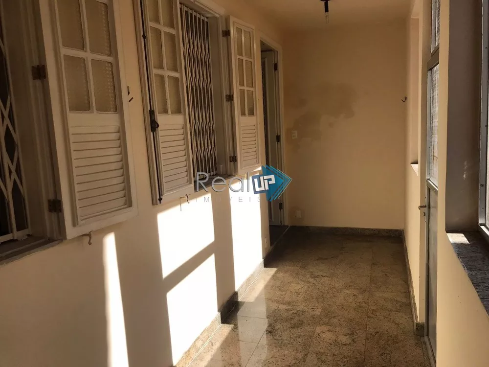 Casa à venda com 3 quartos, 136m² - Foto 4