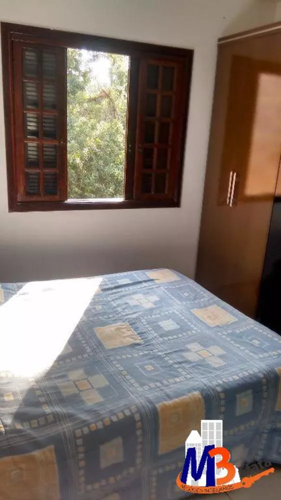 Casa à venda com 3 quartos, 240m² - Foto 1