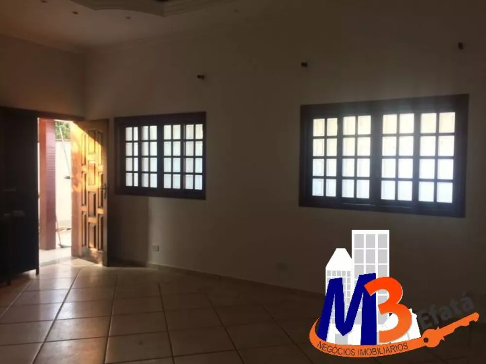 Casa à venda com 3 quartos, 250m² - Foto 4