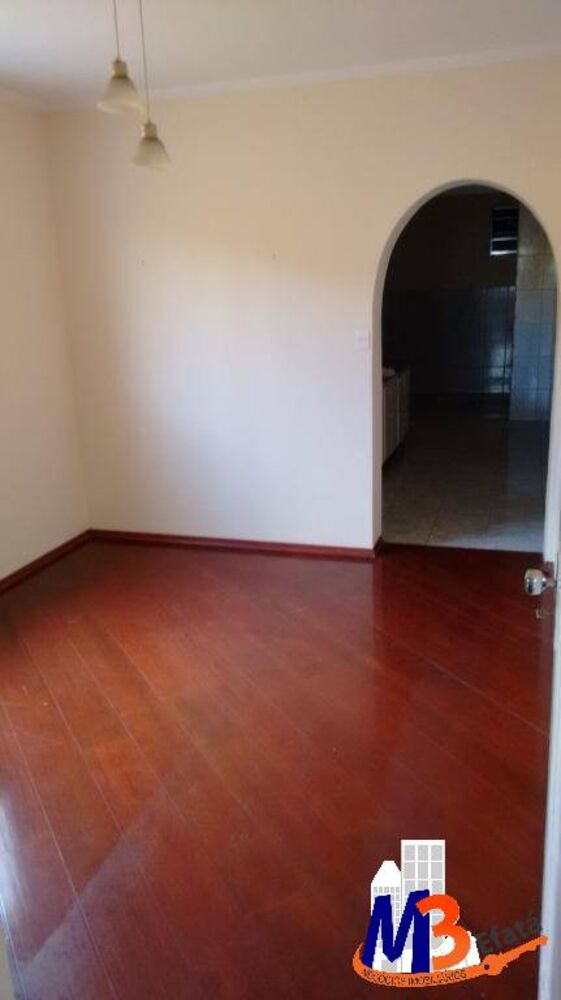 Casa à venda e aluguel com 3 quartos, 180m² - Foto 1