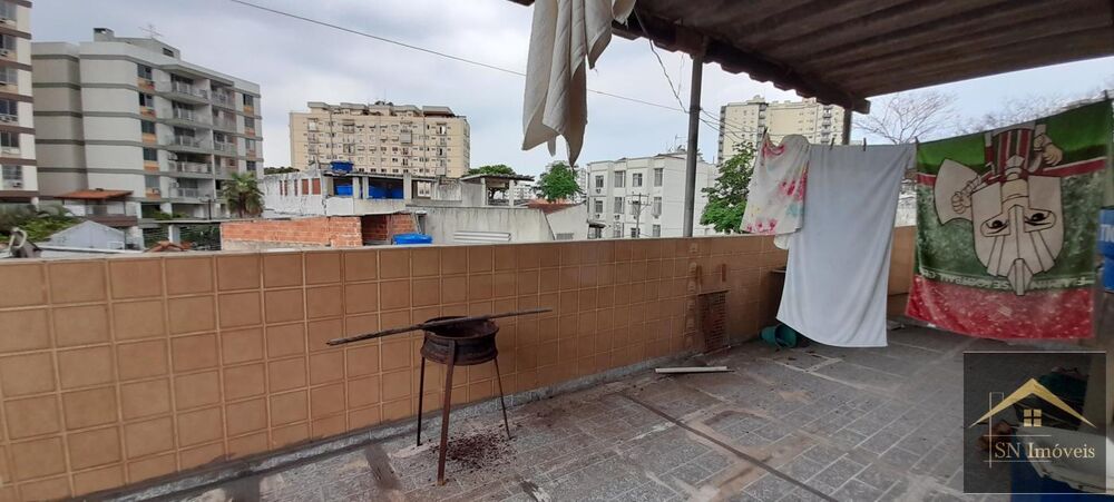 Apartamento à venda com 3 quartos, 180m² - Foto 17
