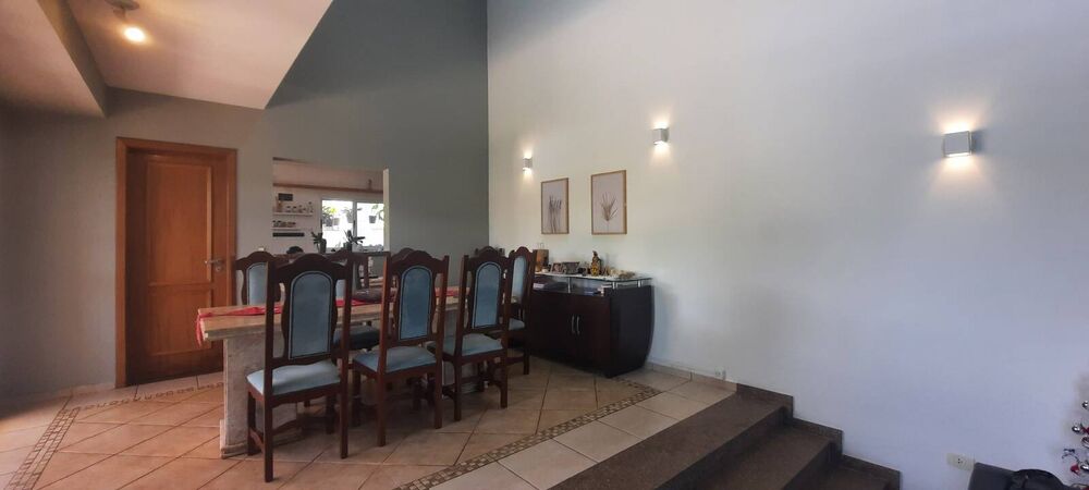 Casa à venda com 4 quartos, 380m² - Foto 2