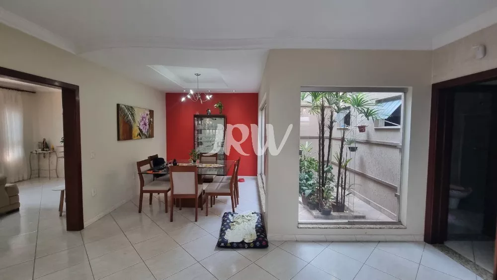 Casa à venda com 3 quartos, 150m² - Foto 2