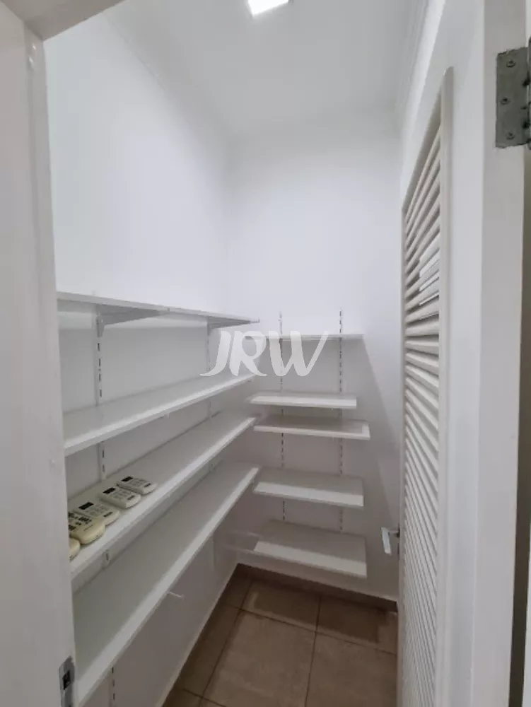 Casa à venda com 3 quartos, 300m² - Foto 17