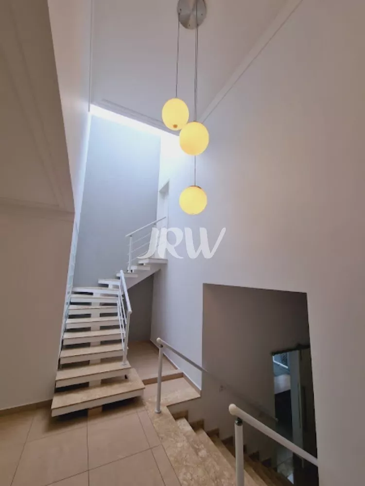 Casa à venda com 3 quartos, 300m² - Foto 3