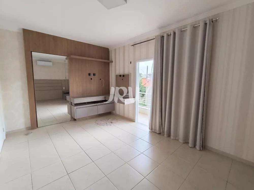 Casa à venda com 3 quartos, 360m² - Foto 2