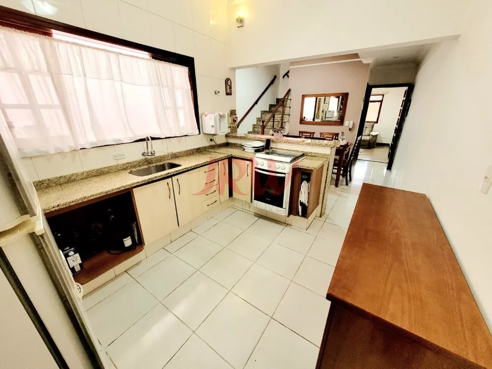 Casa à venda com 3 quartos, 125m² - Foto 1