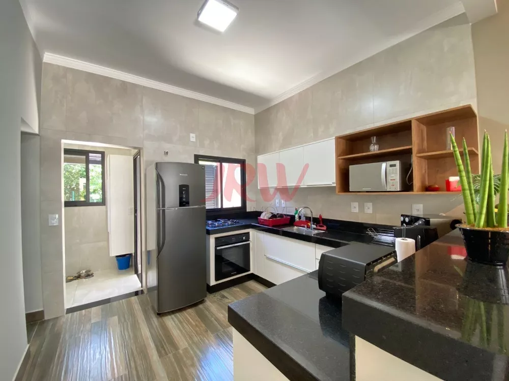 Casa à venda com 3 quartos, 211m² - Foto 9