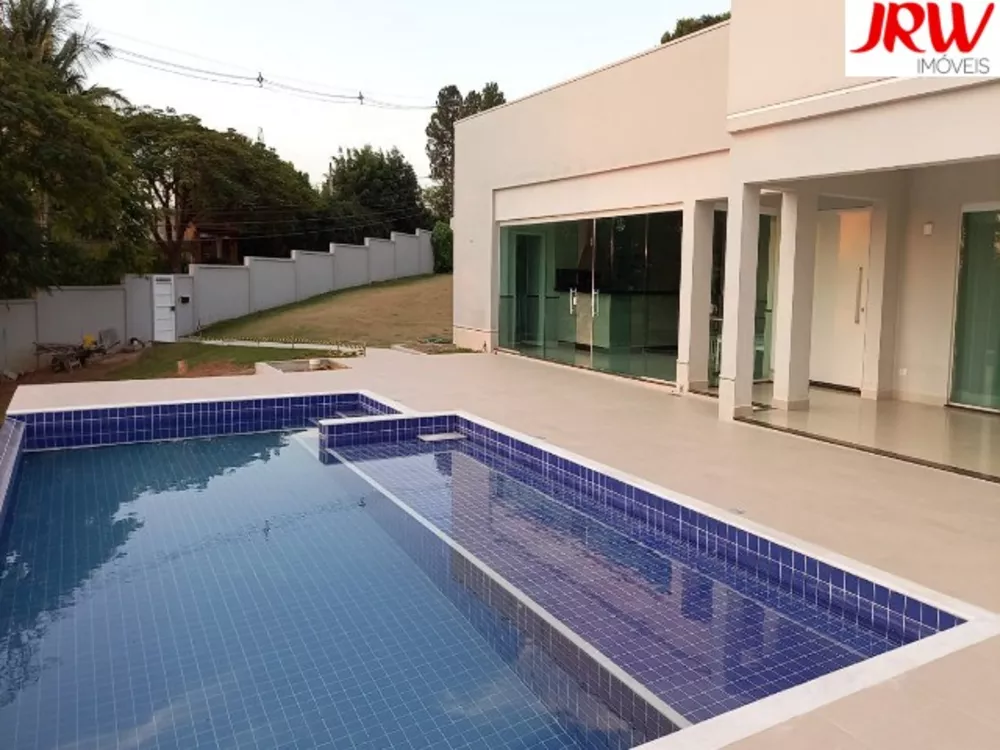 Chácara à venda com 4 quartos, 370m² - Foto 1