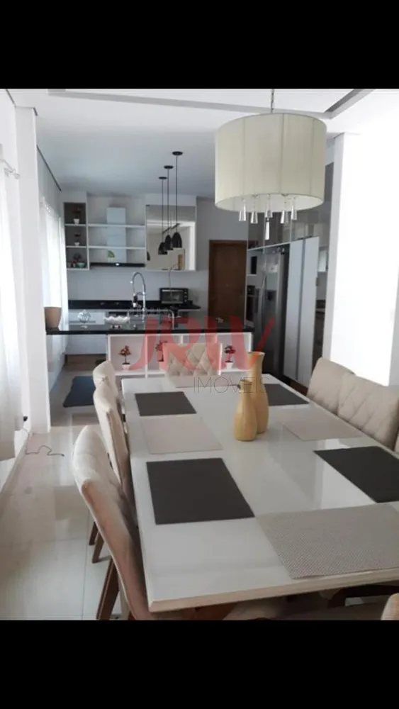 Casa, 4 quartos, 332 m² - Foto 1