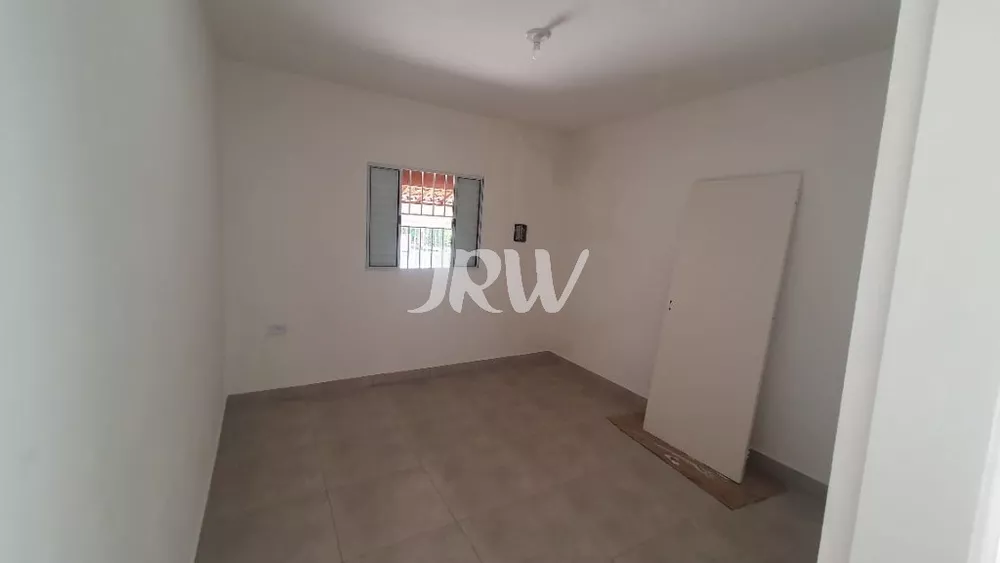 Casa à venda com 2 quartos, 125m² - Foto 2