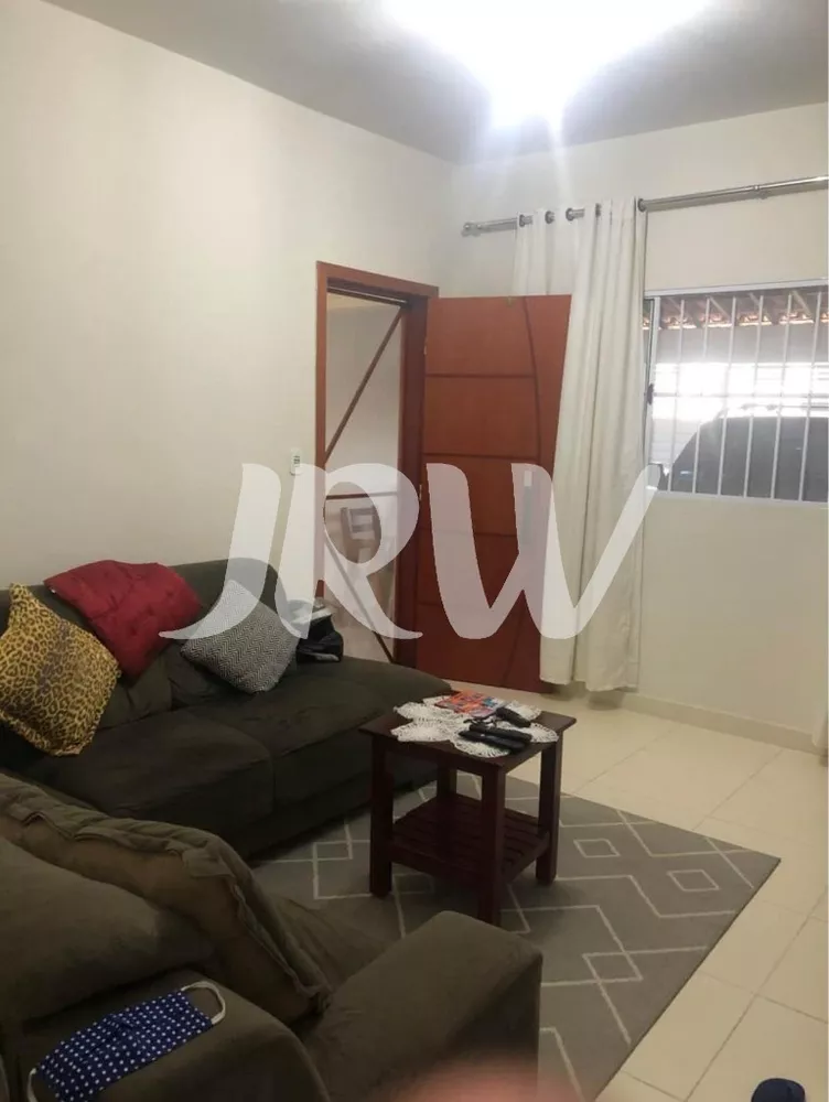 Casa à venda com 2 quartos, 125m² - Foto 1