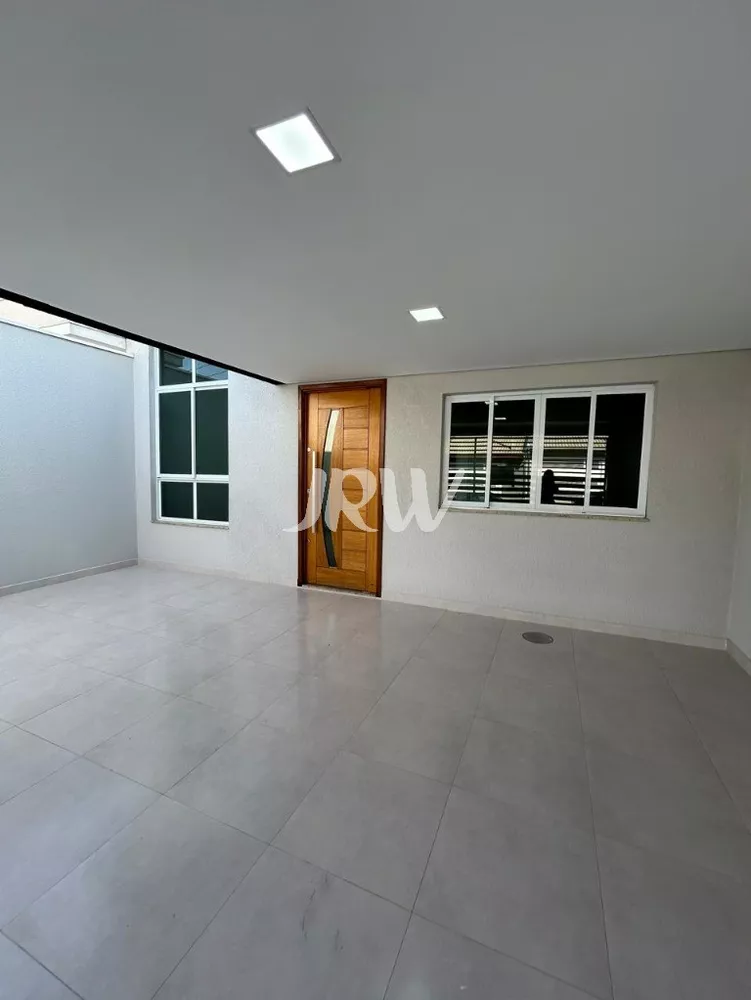 Casa à venda com 3 quartos, 150m² - Foto 1