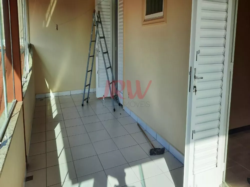 Casa à venda com 3 quartos, 280m² - Foto 9