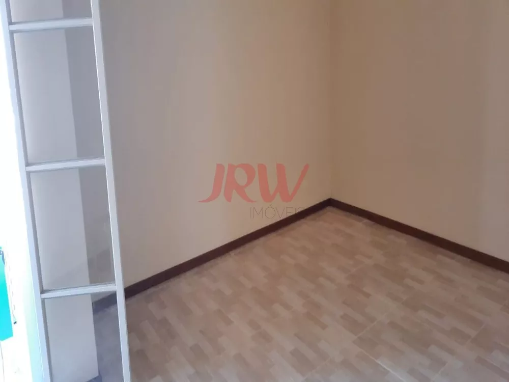 Casa à venda com 3 quartos, 280m² - Foto 4