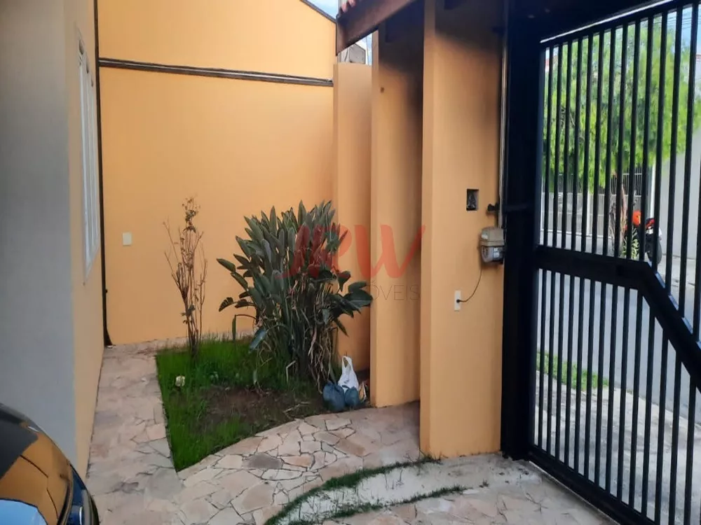 Casa à venda com 3 quartos, 280m² - Foto 1