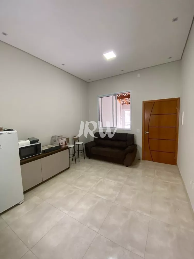 Casa à venda com 2 quartos, 75m² - Foto 1