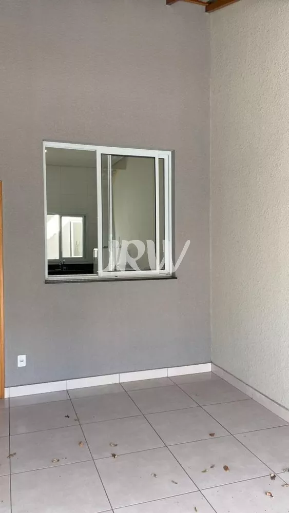 Casa à venda com 2 quartos, 75m² - Foto 3