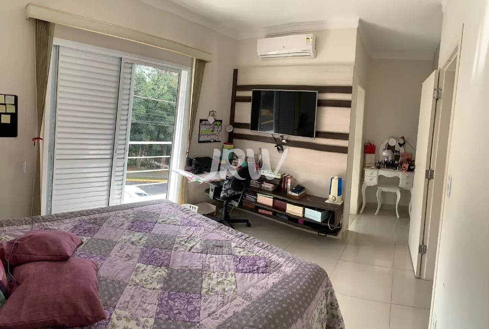 Casa à venda com 3 quartos, 150m² - Foto 1