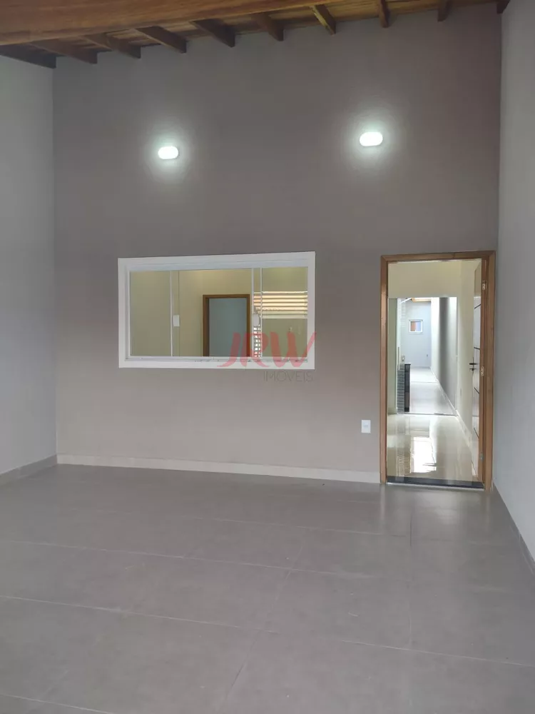 Casa à venda com 3 quartos, 125m² - Foto 1