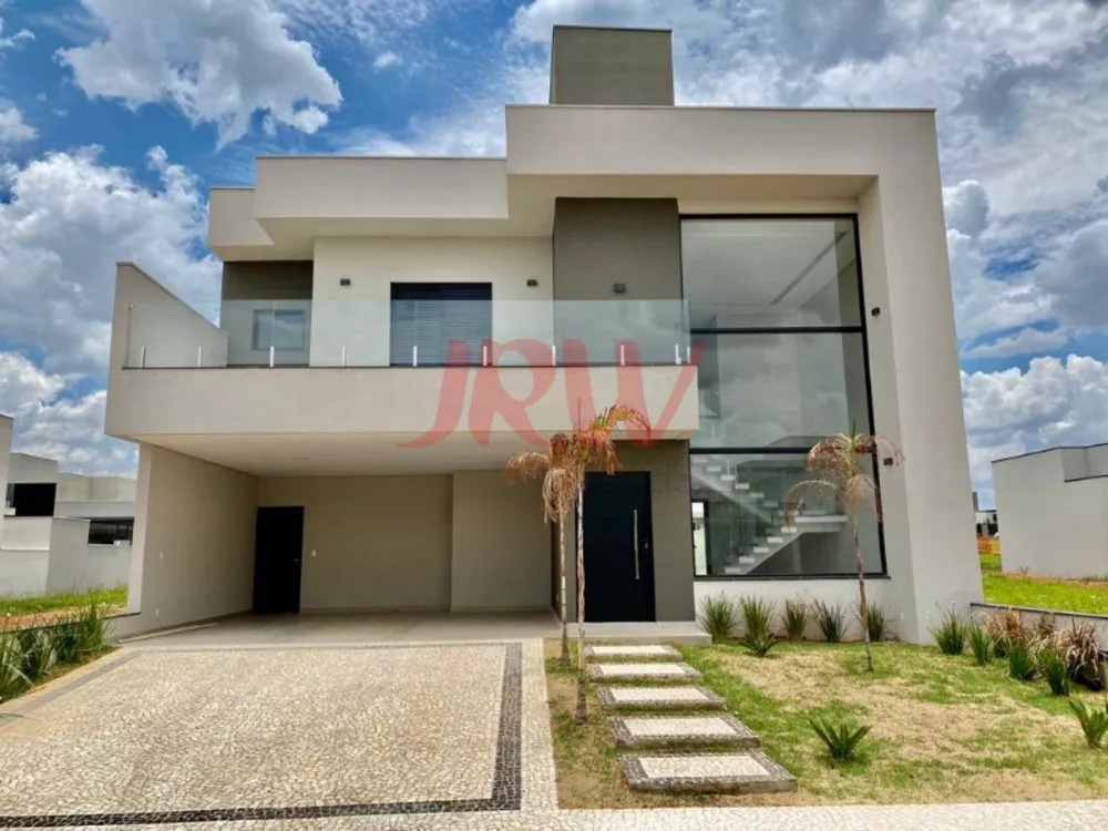 Casa à venda com 3 quartos, 300m² - Foto 1