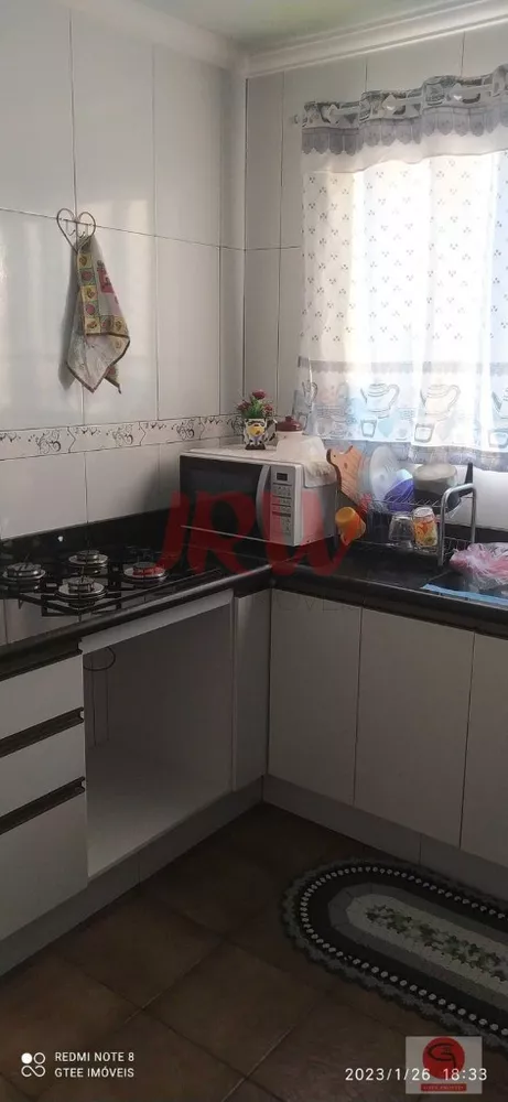 Casa à venda com 2 quartos, 136m² - Foto 1