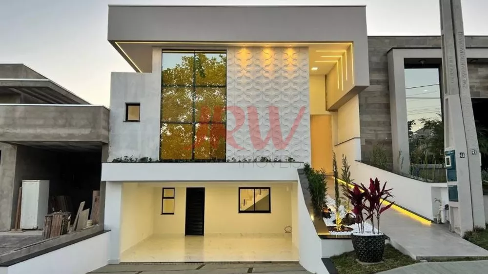 Casa à venda com 3 quartos, 200m² - Foto 1