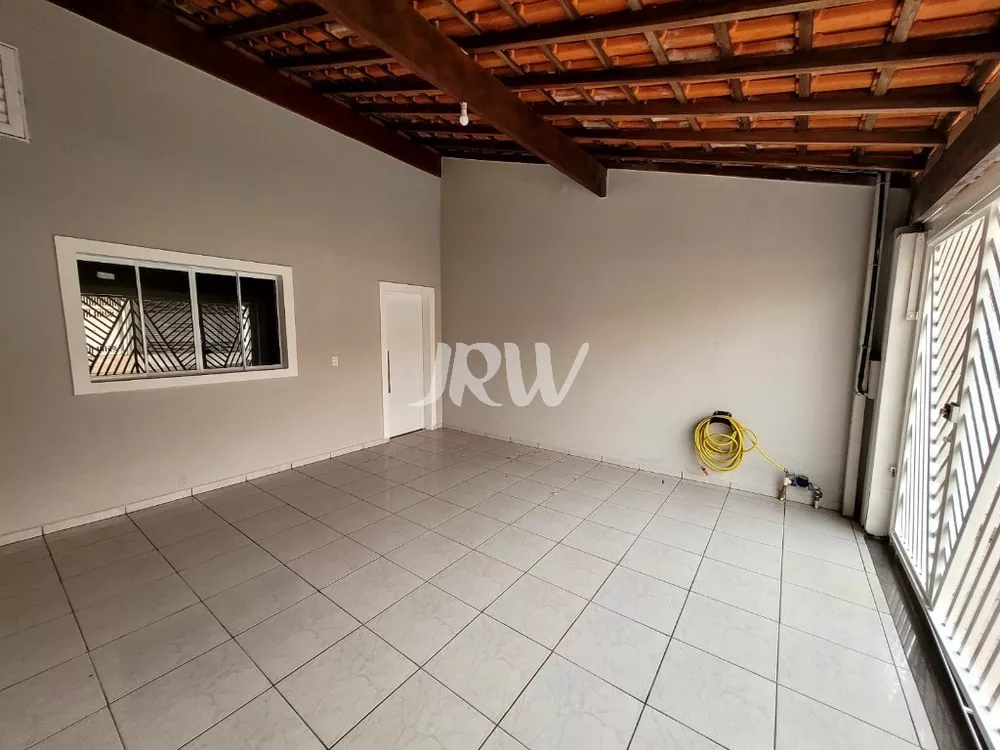 Casa à venda com 2 quartos, 125m² - Foto 1