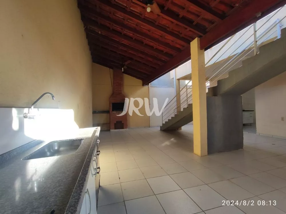 Casa à venda com 3 quartos, 250m² - Foto 4