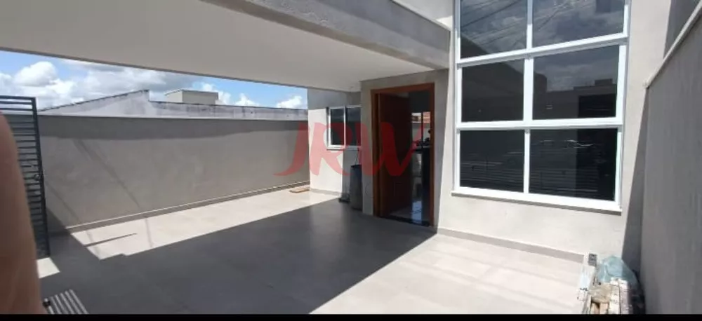 Casa à venda com 3 quartos, 150m² - Foto 1