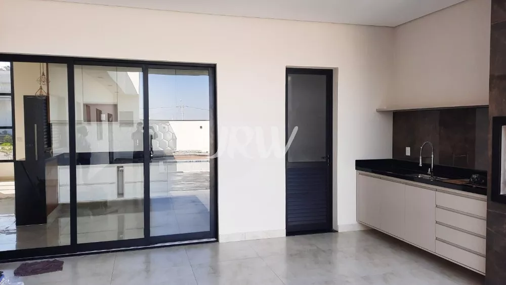 Casa à venda com 3 quartos, 308m² - Foto 2