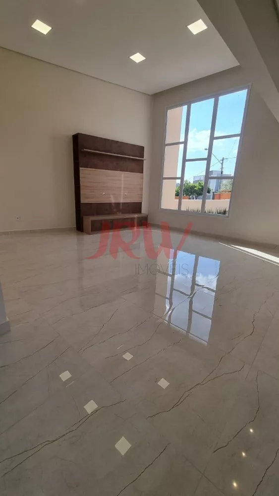 Casa à venda com 3 quartos, 250m² - Foto 3