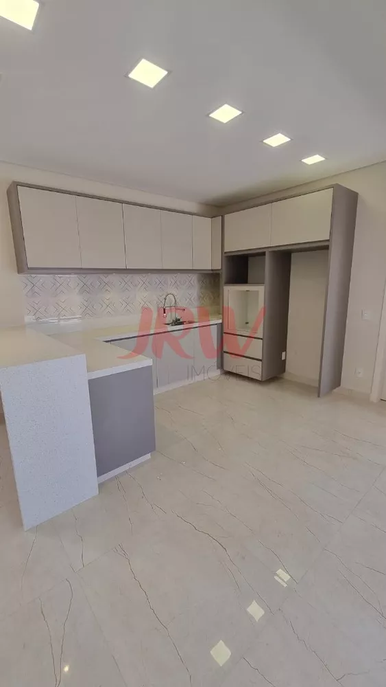 Casa à venda com 3 quartos, 250m² - Foto 6