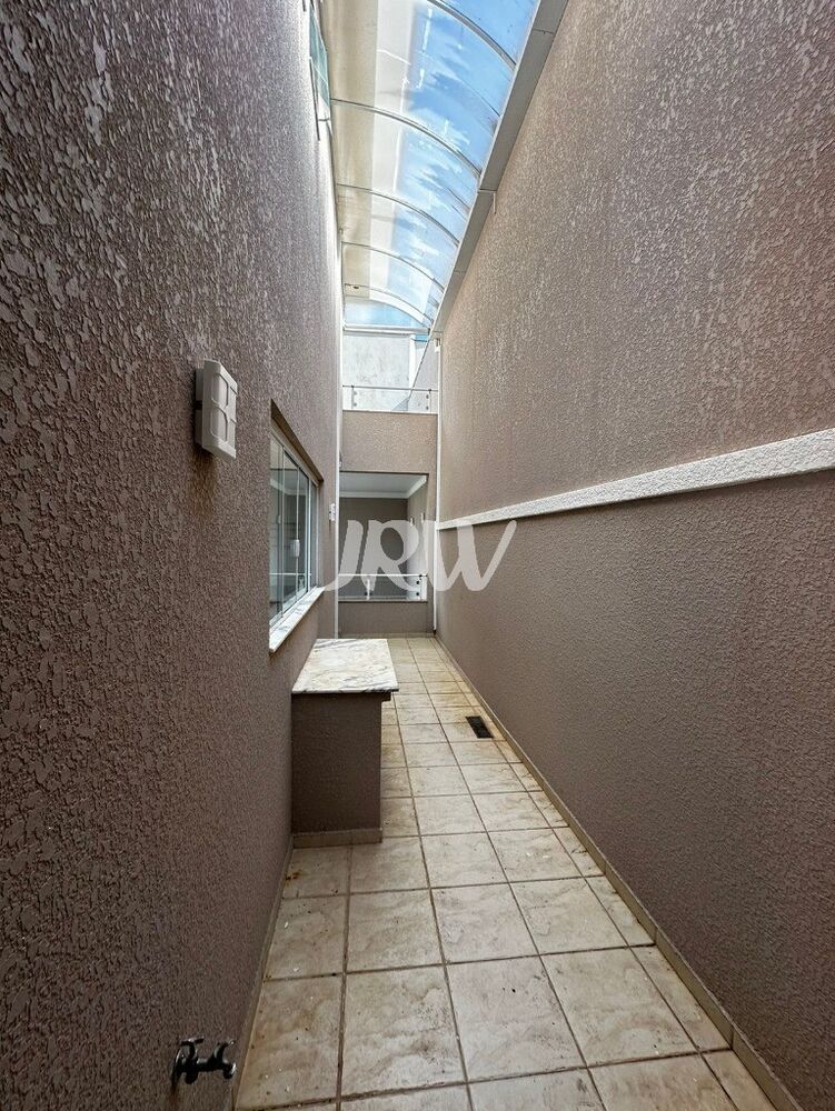 Casa, 3 quartos, 214 m² - Foto 3