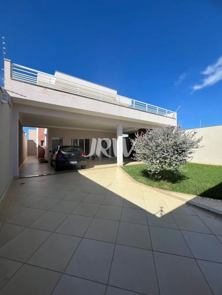 Casa, 4 quartos, 214 m² - Foto 1