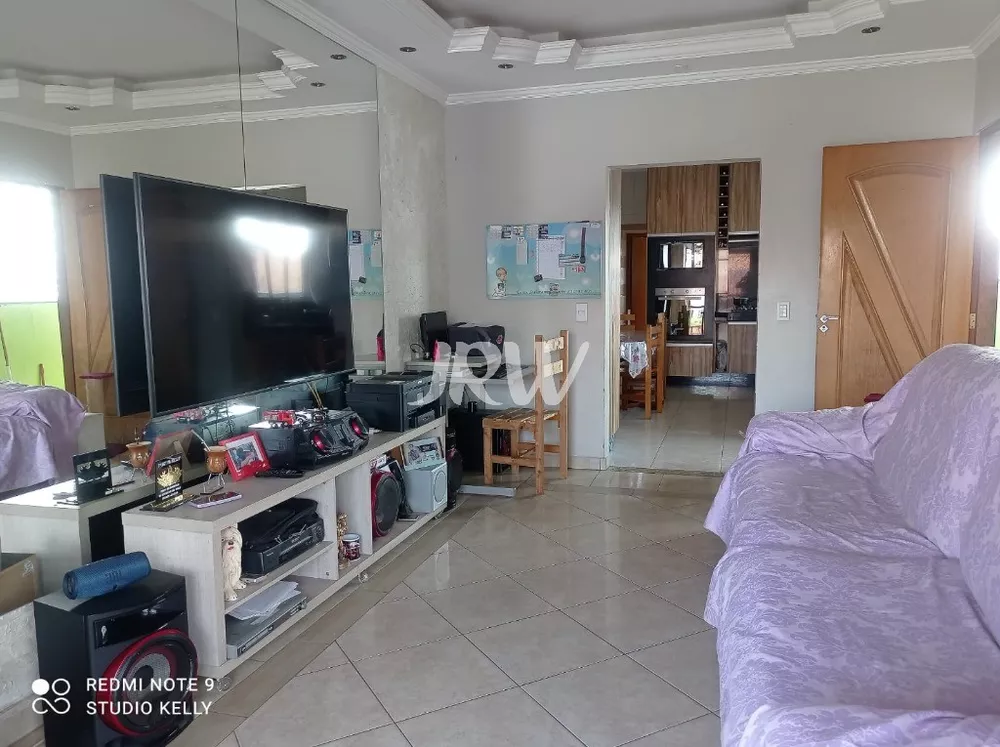 Casa à venda com 3 quartos, 125m² - Foto 1