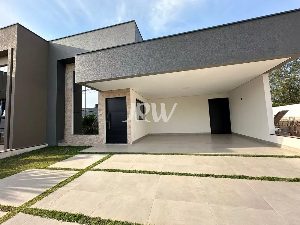 Casa à venda com 3 quartos, 300m² - Foto 1