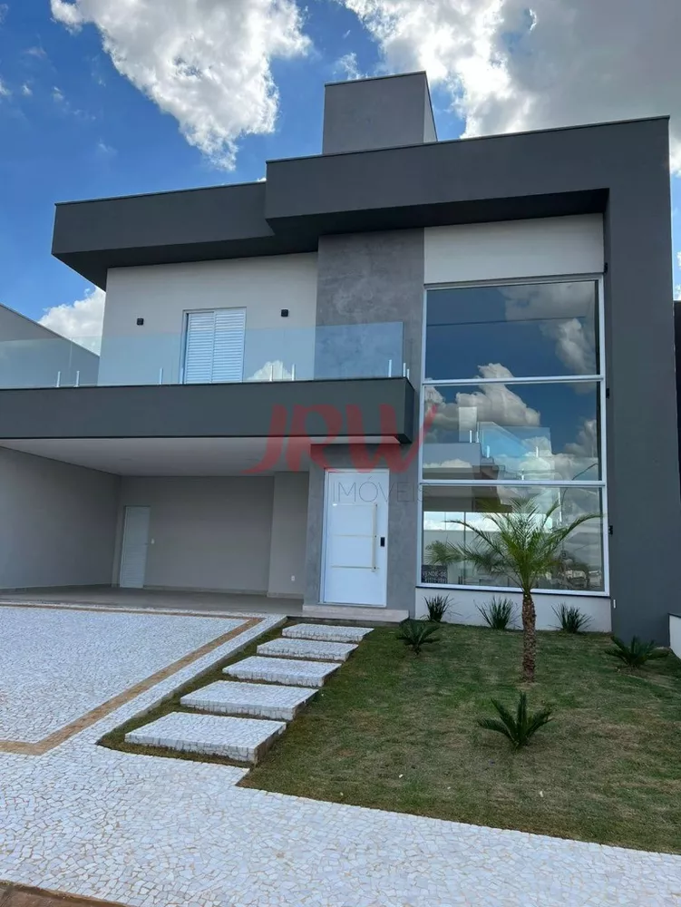 Casa à venda com 3 quartos, 337m² - Foto 1