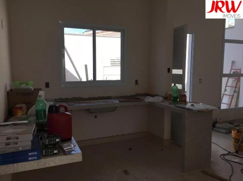 Casa à venda com 3 quartos, 141m² - Foto 3