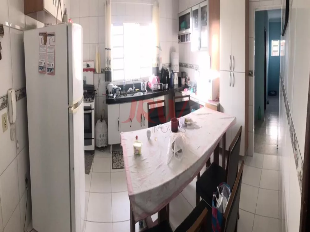 Casa à venda com 3 quartos, 250m² - Foto 3