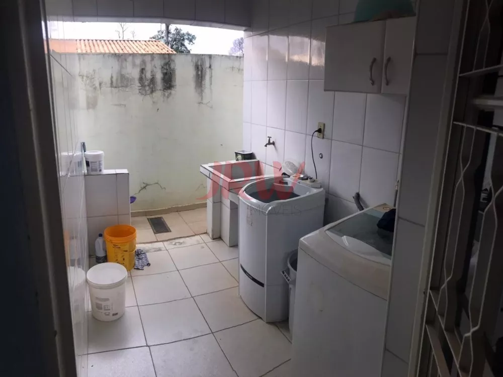 Casa à venda com 3 quartos, 250m² - Foto 4